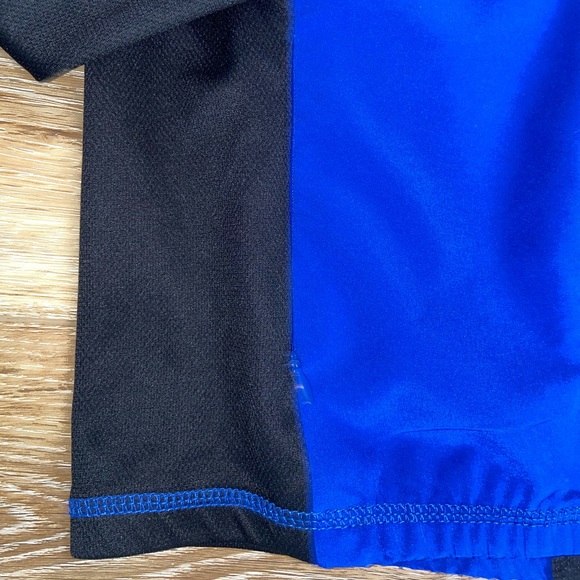 athletic jacket - Picture 2 of 4